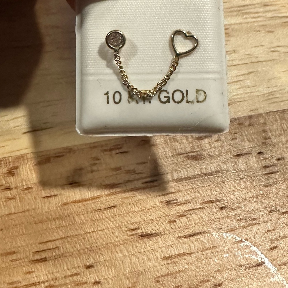 10k gold earrings with screw on back